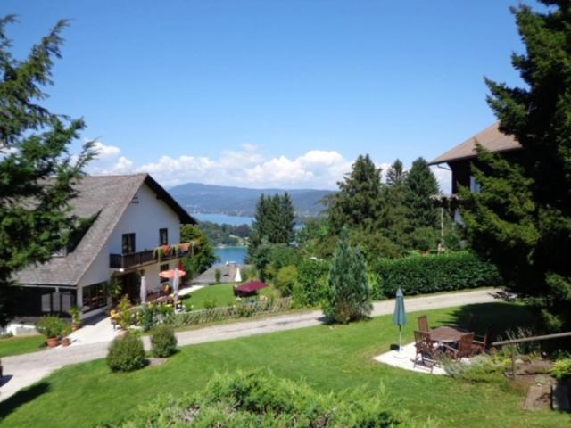 Hotel Garni Haus Am Wald Reifnitz Exteriör bild